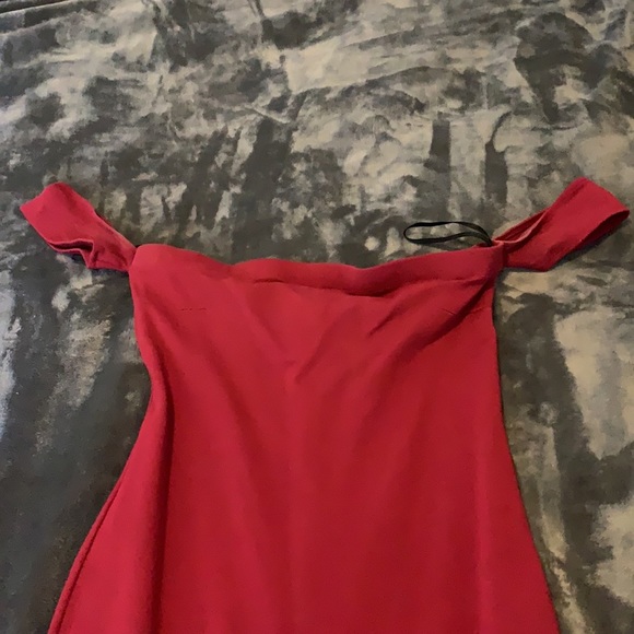 Off the shoulder red dress - Picture 4 of 5